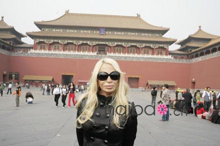 多娜泰拉范思哲donatellaversace走进中国诠释范思哲versace